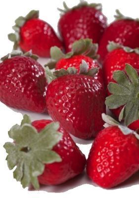 Ягоды Клубники в коробке (12 шт.) 3 размера в интернет гипермаркете «Планета Лета». Фото