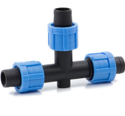 Тройник для ленты капельного полива зажимной в интернет гипермаркете «Планета Лета». Фото