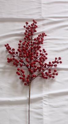 Ветка искусственная Ягоды 90 см в интернет гипермаркете «Планета Лета». Фото