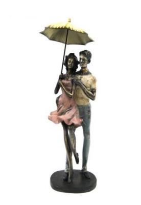 Парень с девушкой под зонтиком (18*14*43см) FS-46539 в интернет гипермаркете «Планета Лета». Фото