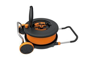 Катушка Fiskars со шлангом 1/2"(13мм) 20м (набор акс.)  в интернет гипермаркете «Планета Лета». Фото Катушка Fiskars со шлангом 1/2"(13мм) 20м (набор акс.) в интернет гипермаркете «Планета Лета». Фото