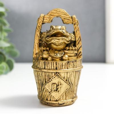 Фигура декор Денежная жаба на ведёрке с золотом 9,5х4х5 см 7706225 в интернет гипермаркете «Планета Лета». Фото